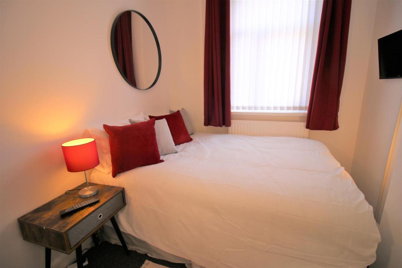 Three Bedroom Townhouse - Free Local Parking - By Property Promise Кардифф Экстерьер фото