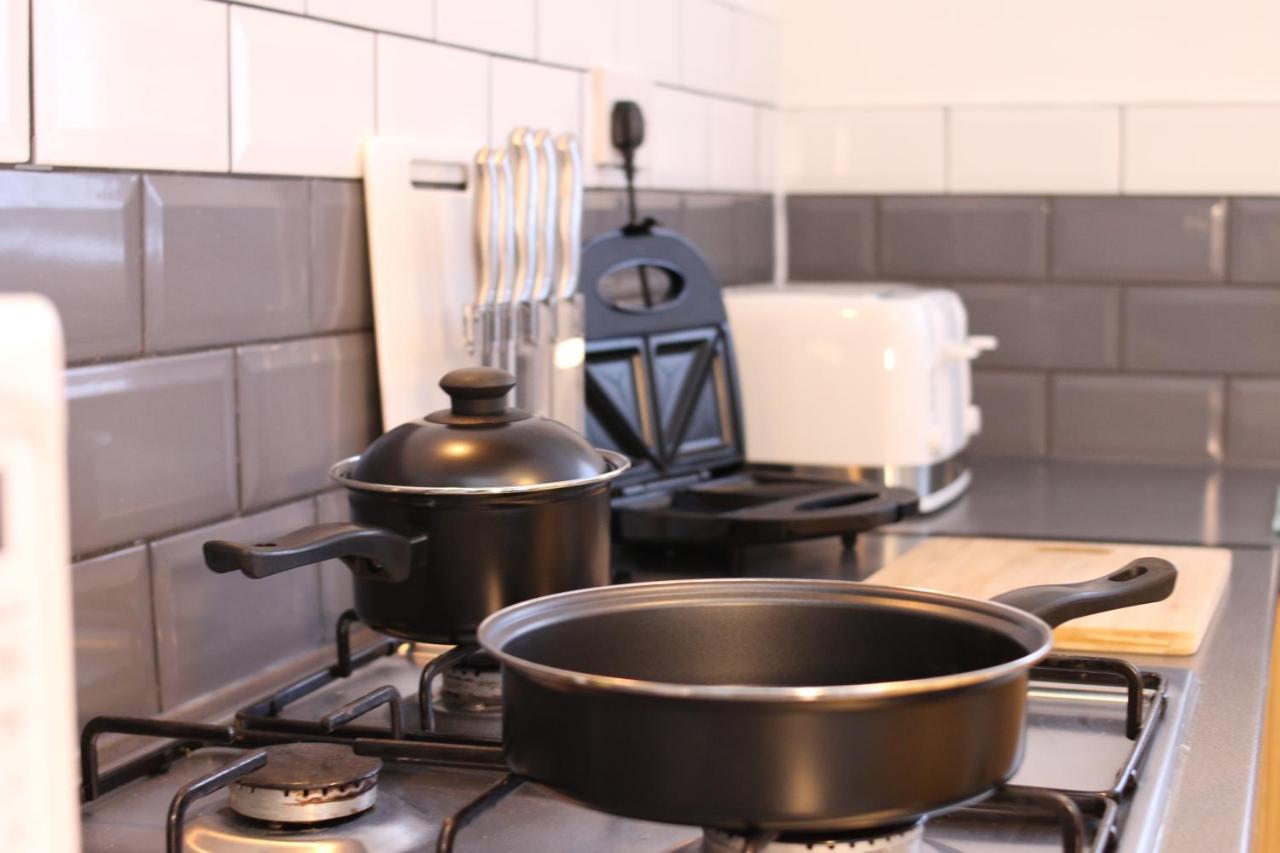 Three Bedroom Townhouse - Free Local Parking - By Property Promise Кардифф Экстерьер фото